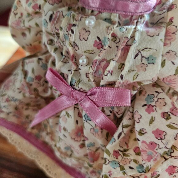 house of global porcelain bunny on stand Victoria Ashlea originals 1986 Germany - Picture 5 of 8